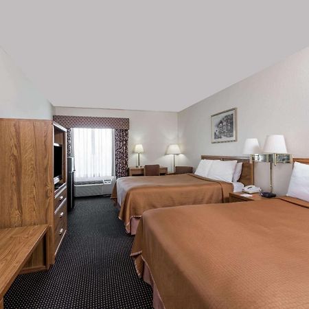 Howard Johnson By Wyndham Iowa La Eksteriør bilde